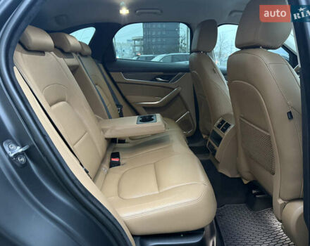 Серый Ягуар Ф-Пейс, объемом двигателя 2 л и пробегом 108 тыс. км за 43900 $, фото 34 на Automoto.ua