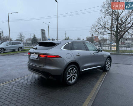 Серый Ягуар Ф-Пейс, объемом двигателя 2 л и пробегом 108 тыс. км за 43900 $, фото 4 на Automoto.ua