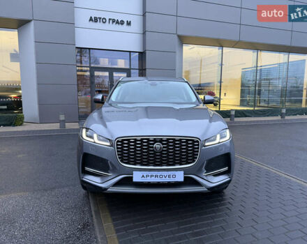 Серый Ягуар Ф-Пейс, объемом двигателя 2 л и пробегом 108 тыс. км за 43900 $, фото 1 на Automoto.ua