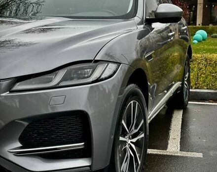 Серый Ягуар Ф-Пейс, объемом двигателя 2 л и пробегом 65 тыс. км за 35900 $, фото 16 на Automoto.ua