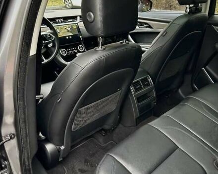 Серый Ягуар Ф-Пейс, объемом двигателя 2 л и пробегом 65 тыс. км за 35900 $, фото 25 на Automoto.ua