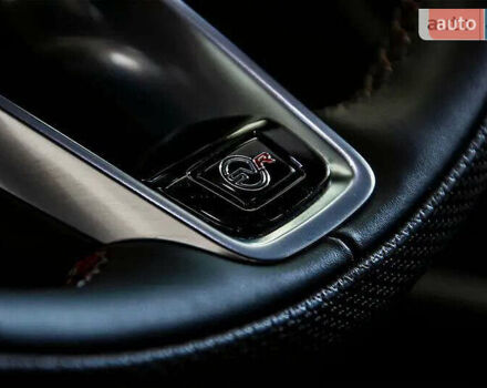 Серый Ягуар Ф-Пейс, объемом двигателя 5 л и пробегом 17 тыс. км за 87000 $, фото 8 на Automoto.ua