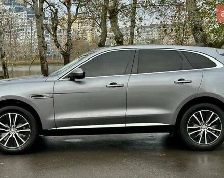 Серый Ягуар Ф-Пейс, объемом двигателя 2 л и пробегом 65 тыс. км за 35900 $, фото 9 на Automoto.ua