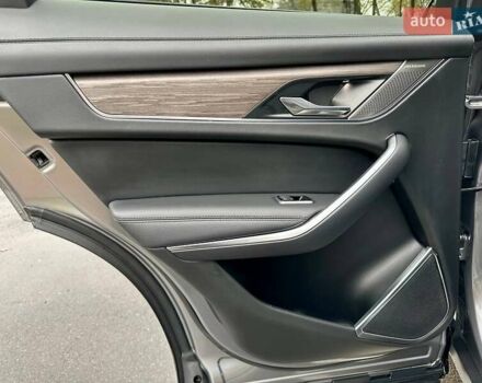 Серый Ягуар Ф-Пейс, объемом двигателя 2 л и пробегом 65 тыс. км за 35900 $, фото 28 на Automoto.ua