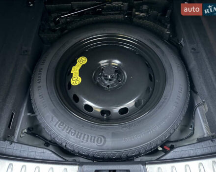 Серый Ягуар Ф-Пейс, объемом двигателя 2 л и пробегом 108 тыс. км за 43900 $, фото 32 на Automoto.ua