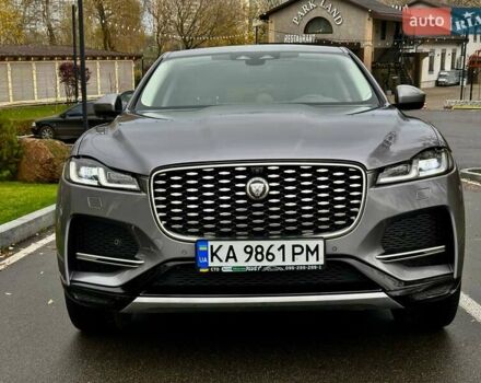 Серый Ягуар Ф-Пейс, объемом двигателя 2 л и пробегом 65 тыс. км за 35900 $, фото 3 на Automoto.ua