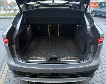 Серый Ягуар Ф-Пейс, объемом двигателя 2 л и пробегом 108 тыс. км за 43900 $, фото 30 на Automoto.ua