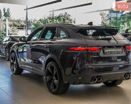 Серый Ягуар Ф-Пейс, объемом двигателя 5 л и пробегом 17 тыс. км за 87000 $, фото 3 на Automoto.ua