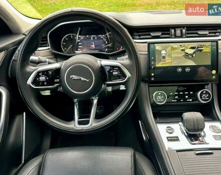 Серый Ягуар Ф-Пейс, объемом двигателя 2 л и пробегом 65 тыс. км за 35900 $, фото 19 на Automoto.ua