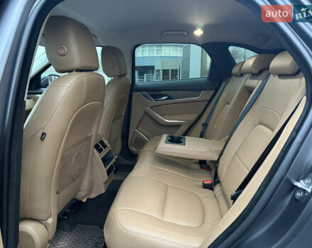 Серый Ягуар Ф-Пейс, объемом двигателя 2 л и пробегом 108 тыс. км за 43900 $, фото 28 на Automoto.ua