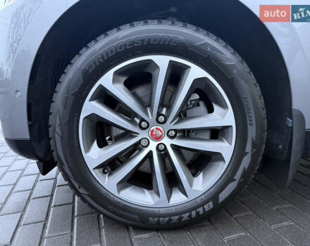 Серый Ягуар Ф-Пейс, объемом двигателя 2 л и пробегом 108 тыс. км за 43900 $, фото 14 на Automoto.ua