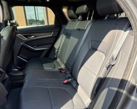 Сірий Ягуар Ф-Пейс, об'ємом двигуна 2 л та пробігом 28 тис. км за 13000 $, фото 11 на Automoto.ua