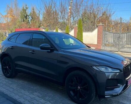 Серый Ягуар Ф-Пейс, объемом двигателя 2 л и пробегом 80 тыс. км за 59000 $, фото 3 на Automoto.ua