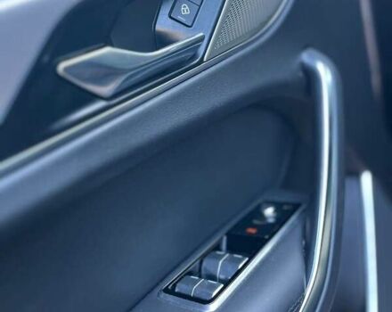 Серый Ягуар Ф-Пейс, объемом двигателя 2 л и пробегом 80 тыс. км за 59000 $, фото 27 на Automoto.ua