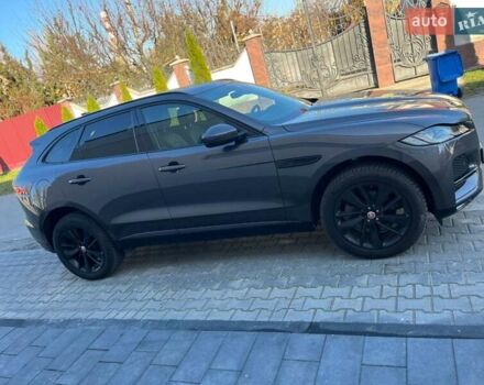 Серый Ягуар Ф-Пейс, объемом двигателя 2 л и пробегом 80 тыс. км за 59000 $, фото 4 на Automoto.ua