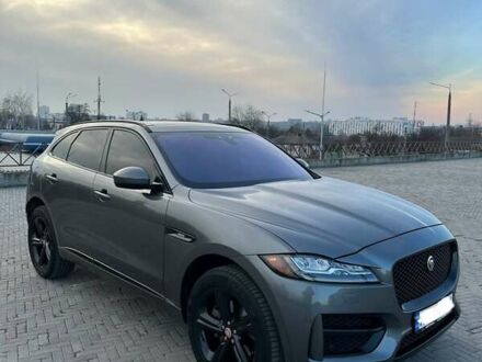 Серый Ягуар Ф-Пейс, объемом двигателя 3 л и пробегом 103 тыс. км за 21900 $, фото 1 на Automoto.ua
