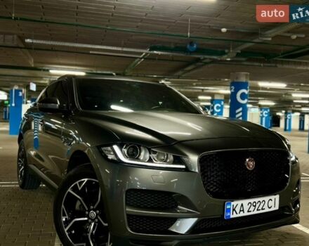 Серый Ягуар Ф-Пейс, объемом двигателя 3 л и пробегом 101 тыс. км за 18300 $, фото 1 на Automoto.ua