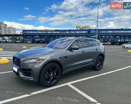 Серый Ягуар Ф-Пейс, объемом двигателя 3 л и пробегом 78 тыс. км за 31000 $, фото 1 на Automoto.ua