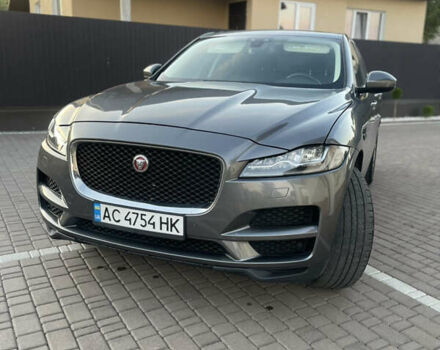 Серый Ягуар Ф-Пейс, объемом двигателя 2 л и пробегом 121 тыс. км за 20250 $, фото 1 на Automoto.ua
