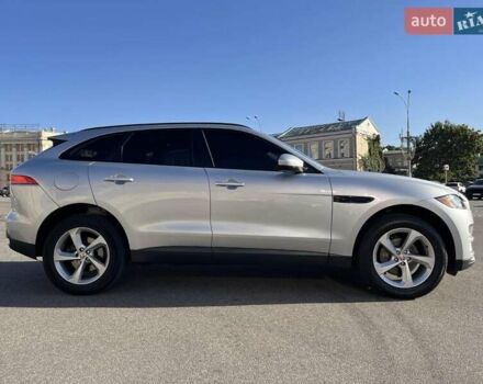 Серый Ягуар Ф-Пейс, объемом двигателя 2 л и пробегом 152 тыс. км за 17400 $, фото 1 на Automoto.ua