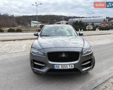 Серый Ягуар Ф-Пейс, объемом двигателя 3 л и пробегом 123 тыс. км за 23500 $, фото 1 на Automoto.ua