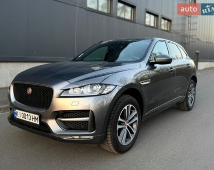 Серый Ягуар Ф-Пейс, объемом двигателя 2 л и пробегом 179 тыс. км за 20000 $, фото 1 на Automoto.ua