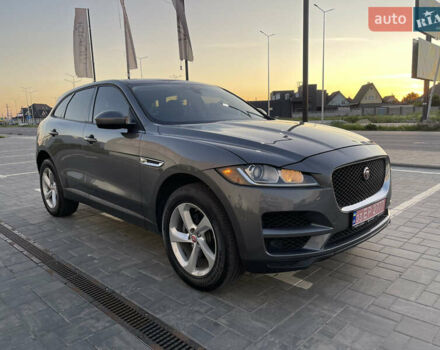 Серый Ягуар Ф-Пейс, объемом двигателя 2 л и пробегом 196 тыс. км за 16500 $, фото 1 на Automoto.ua