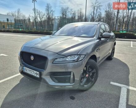 Серый Ягуар Ф-Пейс, объемом двигателя 3 л и пробегом 112 тыс. км за 24000 $, фото 1 на Automoto.ua