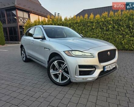 Серый Ягуар Ф-Пейс, объемом двигателя 2 л и пробегом 178 тыс. км за 22500 $, фото 1 на Automoto.ua