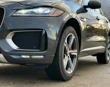 Сірий Ягуар Ф-Пейс, об'ємом двигуна 3 л та пробігом 107 тис. км за 39500 $, фото 1 на Automoto.ua