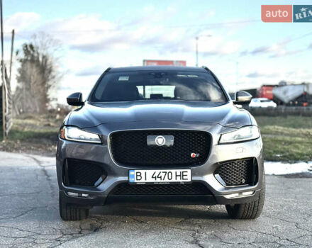 Серый Ягуар Ф-Пейс, объемом двигателя 3 л и пробегом 39 тыс. км за 33000 $, фото 1 на Automoto.ua