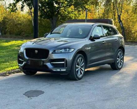 Серый Ягуар Ф-Пейс, объемом двигателя 2 л и пробегом 147 тыс. км за 32200 $, фото 1 на Automoto.ua