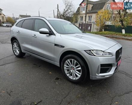 Серый Ягуар Ф-Пейс, объемом двигателя 2 л и пробегом 101 тыс. км за 25900 $, фото 1 на Automoto.ua