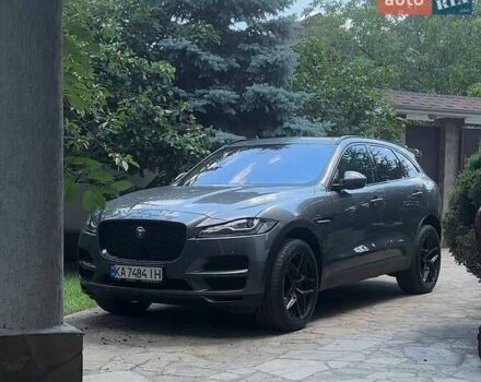 Серый Ягуар Ф-Пейс, объемом двигателя 2 л и пробегом 108 тыс. км за 31500 $, фото 1 на Automoto.ua