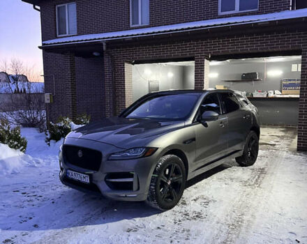 Серый Ягуар Ф-Пейс, объемом двигателя 3 л и пробегом 55 тыс. км за 35200 $, фото 1 на Automoto.ua