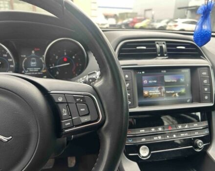 Синий Ягуар Ф-Пейс, объемом двигателя 2 л и пробегом 95 тыс. км за 20500 $, фото 6 на Automoto.ua