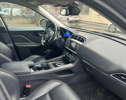 Синий Ягуар Ф-Пейс, объемом двигателя 2 л и пробегом 95 тыс. км за 20500 $, фото 5 на Automoto.ua