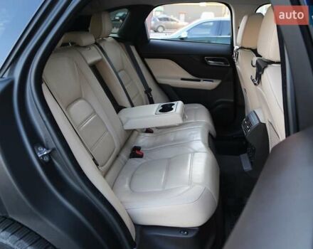 Синій Ягуар Ф-Пейс, об'ємом двигуна 2 л та пробігом 179 тис. км за 22800 $, фото 10 на Automoto.ua