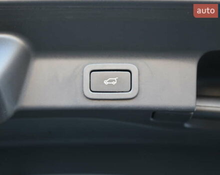 Синій Ягуар Ф-Пейс, об'ємом двигуна 2 л та пробігом 179 тис. км за 22800 $, фото 26 на Automoto.ua