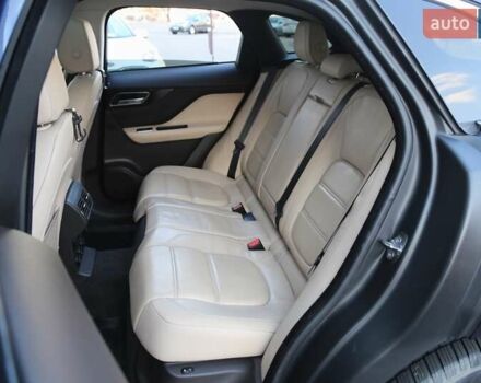 Синій Ягуар Ф-Пейс, об'ємом двигуна 2 л та пробігом 179 тис. км за 22800 $, фото 9 на Automoto.ua