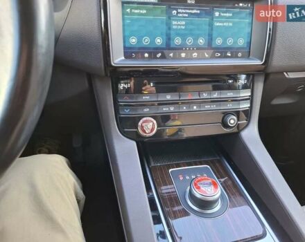 Синий Ягуар Ф-Пейс, объемом двигателя 2 л и пробегом 167 тыс. км за 21000 $, фото 11 на Automoto.ua