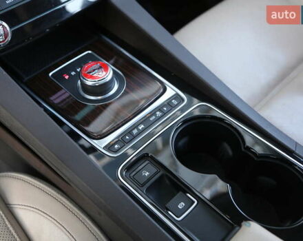 Синій Ягуар Ф-Пейс, об'ємом двигуна 2 л та пробігом 179 тис. км за 22800 $, фото 21 на Automoto.ua