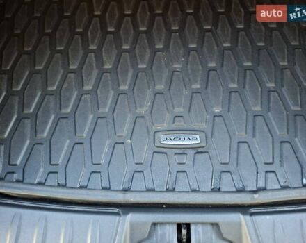 Синий Ягуар Ф-Пейс, объемом двигателя 2 л и пробегом 167 тыс. км за 21000 $, фото 5 на Automoto.ua
