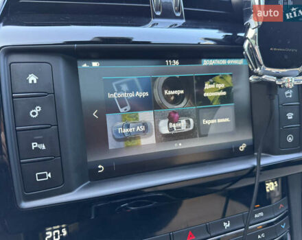 Синий Ягуар Ф-Пейс, объемом двигателя 2 л и пробегом 199 тыс. км за 24900 $, фото 21 на Automoto.ua