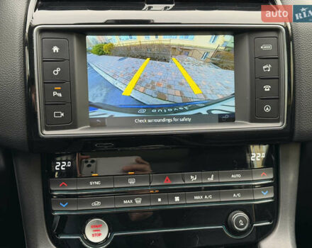 Синий Ягуар Ф-Пейс, объемом двигателя 2 л и пробегом 120 тыс. км за 16000 $, фото 13 на Automoto.ua