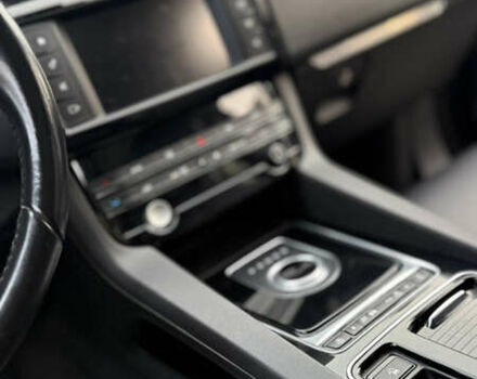 Синій Ягуар Ф-Пейс, об'ємом двигуна 2 л та пробігом 116 тис. км за 29000 $, фото 17 на Automoto.ua