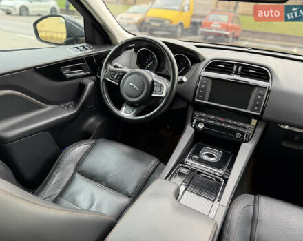 Синий Ягуар Ф-Пейс, объемом двигателя 2 л и пробегом 120 тыс. км за 16000 $, фото 21 на Automoto.ua