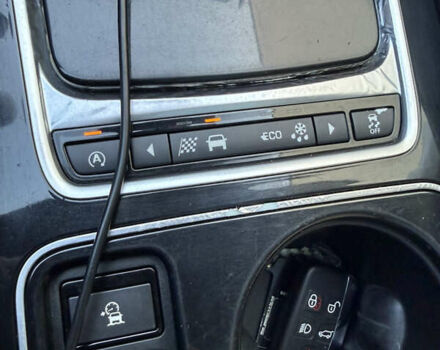 Синий Ягуар Ф-Пейс, объемом двигателя 2 л и пробегом 199 тыс. км за 26500 $, фото 14 на Automoto.ua