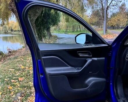 Ягуар Ф-Пейс 2017 у Рівному на Automoto.ua Синій Ягуар Ф-Пейс, об'ємом двигуна 2 л та пробігом 119 тис. км за 16300 $, фото 19 на Automoto.ua