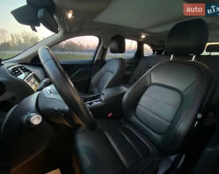 Синий Ягуар Ф-Пейс, объемом двигателя 2 л и пробегом 102 тыс. км за 25500 $, фото 12 на Automoto.ua